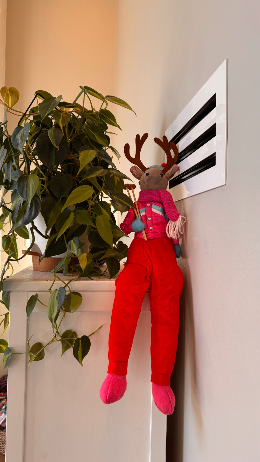Another angle, clearly a moose ready to hit the slopes